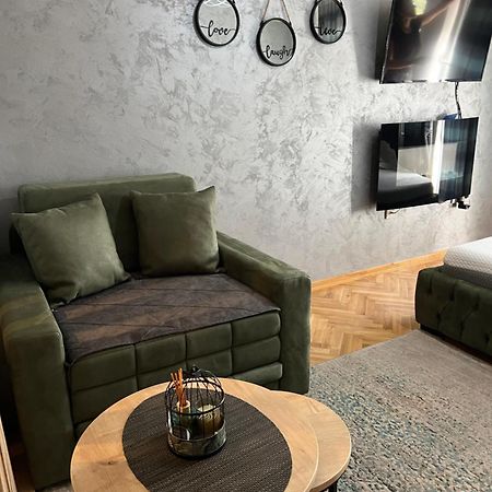 Apartman Didi2- Free Private Parking-Garage Новий Сад Екстер'єр фото